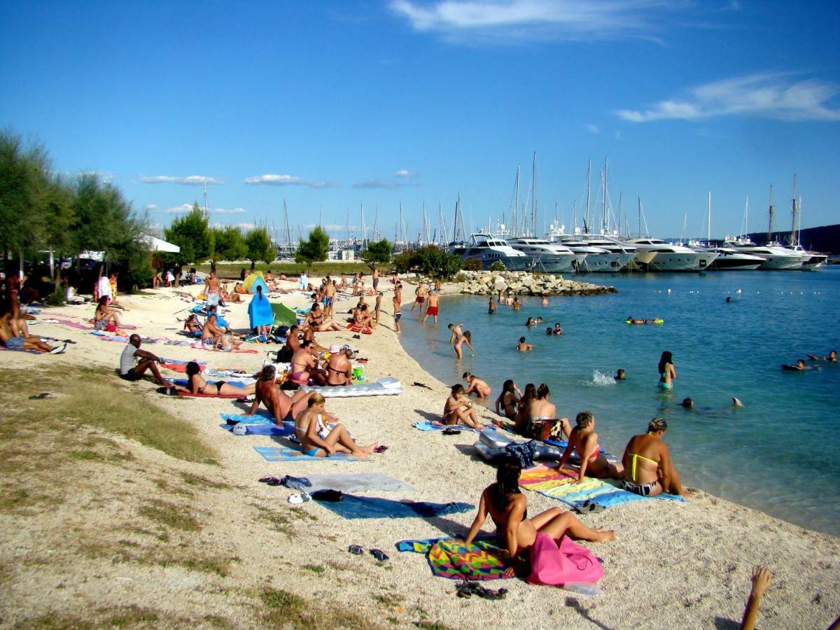 Kike Red Appartement Kaštela Buitenkant foto